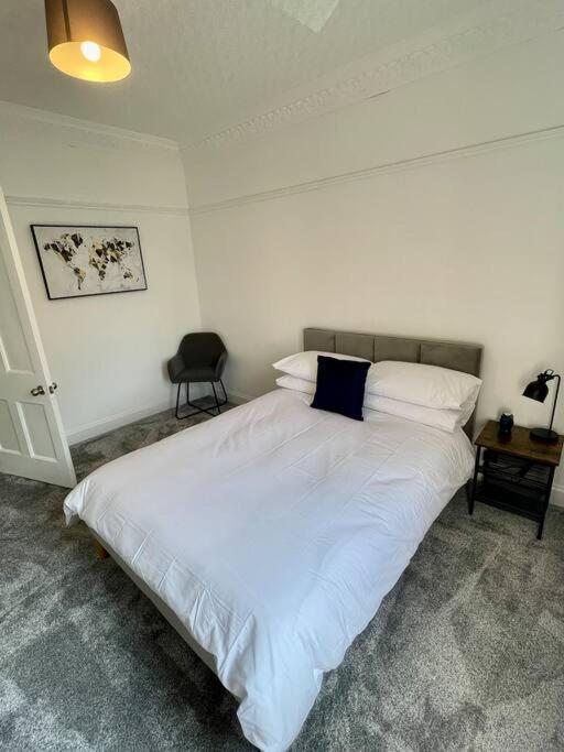 Large 2 Bed Near Glasgow Airport Paisley Exteriér fotografie