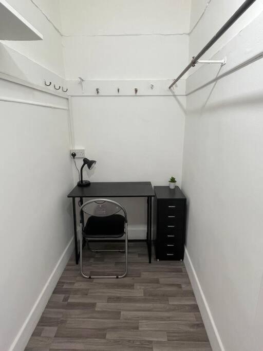 Large 2 Bed Near Glasgow Airport Paisley Exteriér fotografie